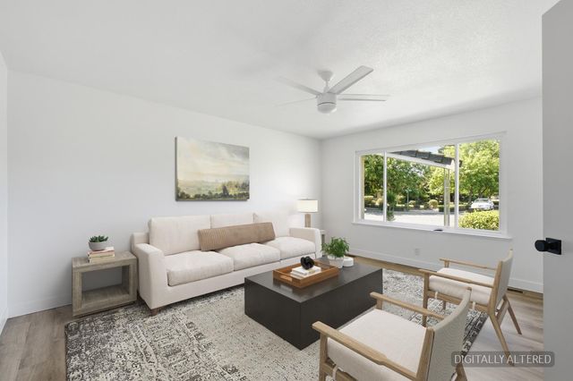 744 W Palo Alto Avenue, Fresno, CA 93704