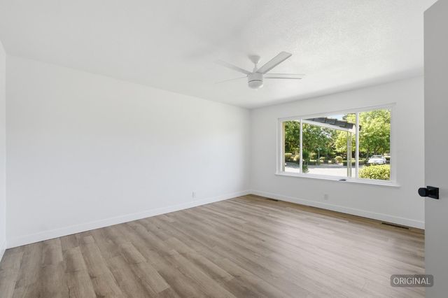 744 W Palo Alto Avenue, Fresno, CA 93704