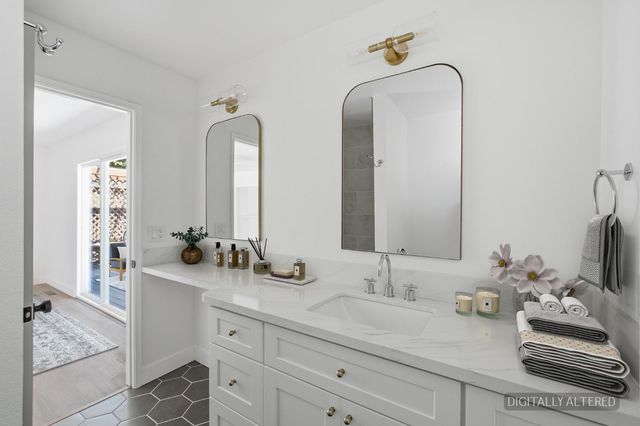 744 W Palo Alto Avenue, Fresno, CA 93704
