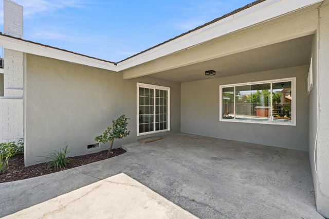 744 W Palo Alto Avenue, Fresno, CA 93704