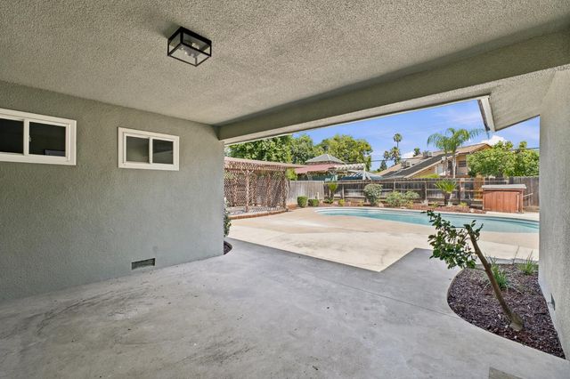 744 W Palo Alto Avenue, Fresno, CA 93704