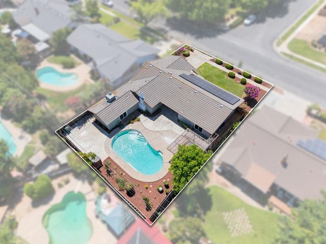 744 W Palo Alto Avenue, Fresno, CA 93704