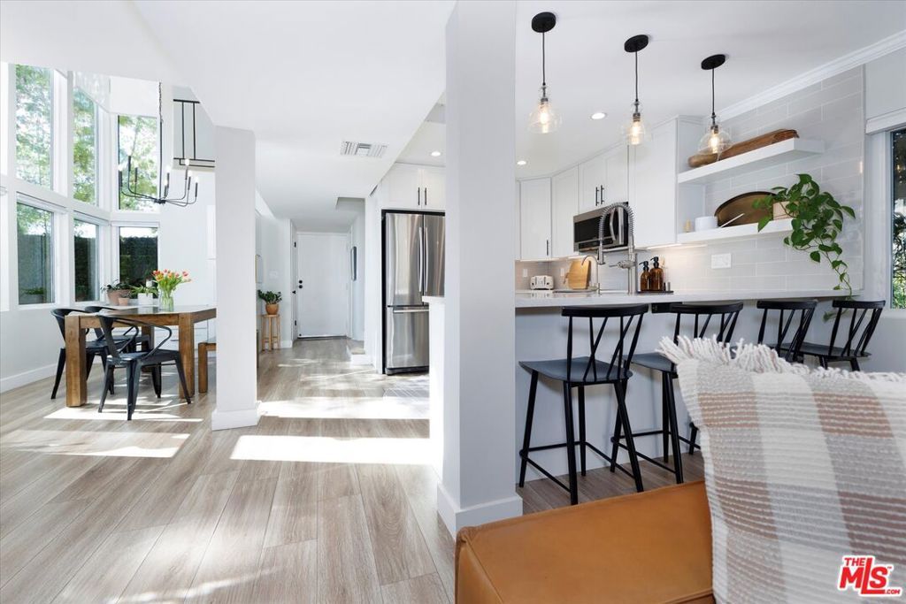 23351 Park Sorrento 71, Calabasas, CA 91302