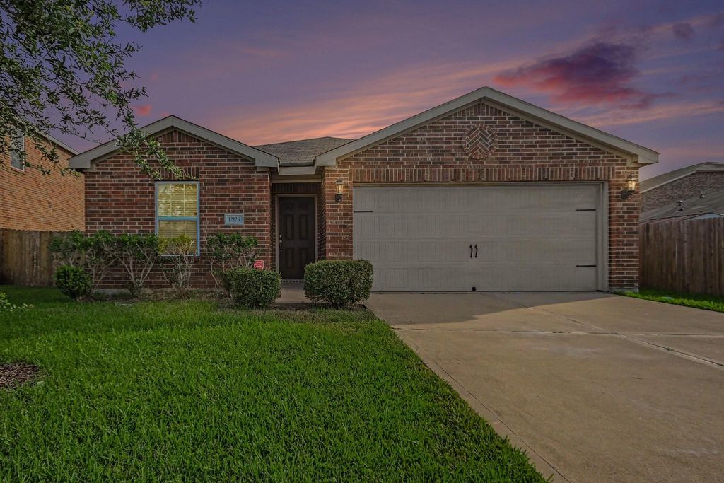 12129 Trawler Place, Texas City, TX 77568