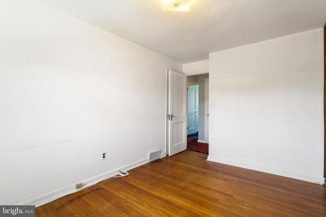825 SURREY LN, Glenolden, PA 19036