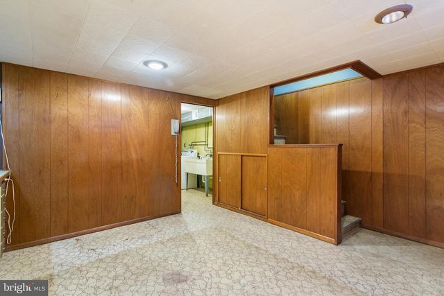 825 SURREY LN, Glenolden, PA 19036