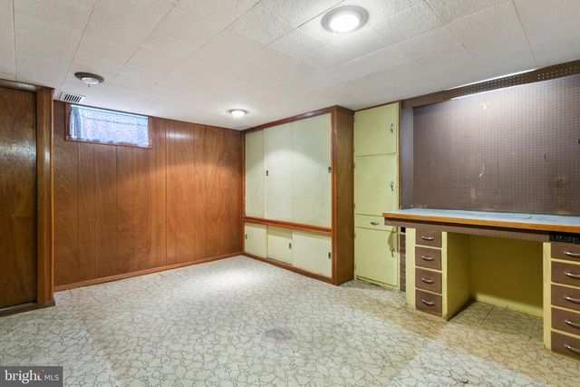 825 SURREY LN, Glenolden, PA 19036