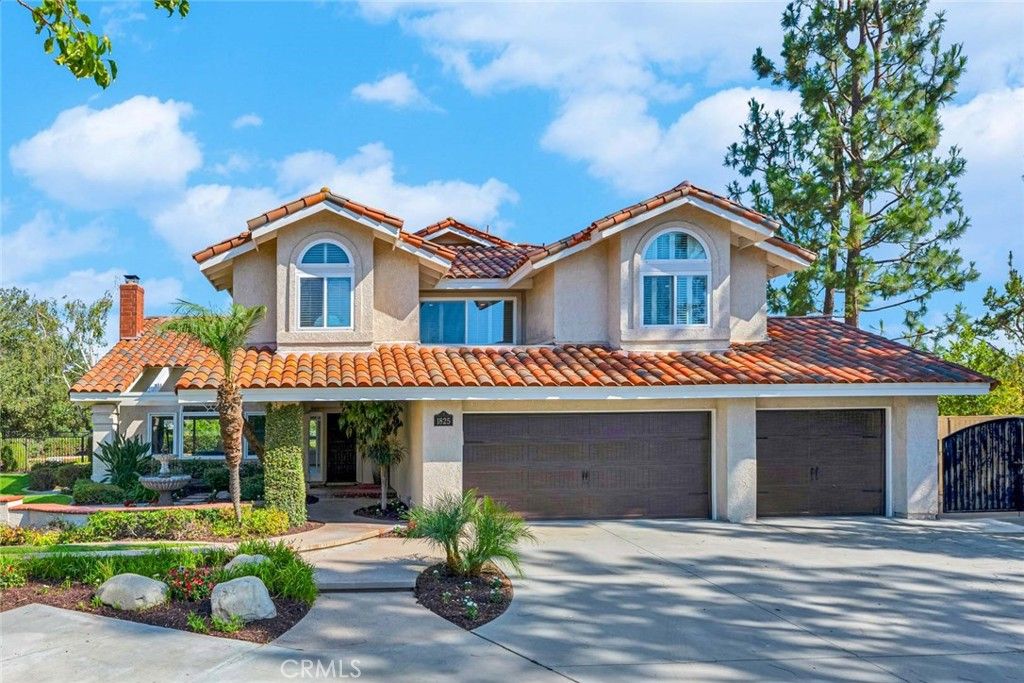 Image 2 of property listing at 1825 Orange Park, Orange, CA 92867
