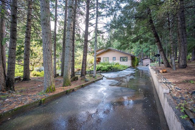 4620 Dio Linda Ct, Pollock Pines, CA 95726