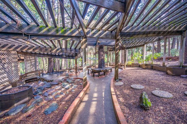 4620 Dio Linda Ct, Pollock Pines, CA 95726