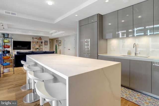 1781 N PIERCE ST #802, Arlington, VA 22209