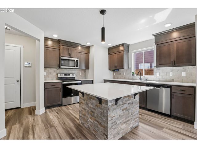 922 Nw 175TH Way, Ridgefield, WA 98642