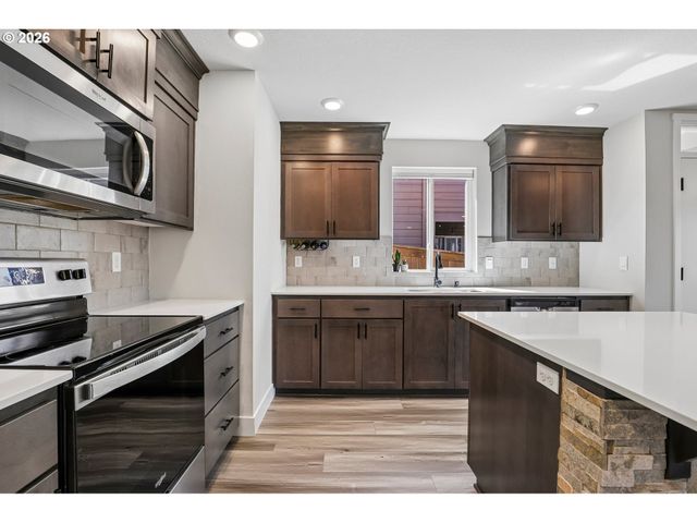 922 Nw 175TH Way, Ridgefield, WA 98642