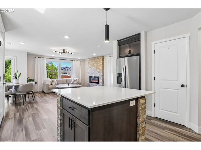 922 Nw 175TH Way, Ridgefield, WA 98642