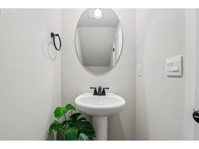 922 Nw 175TH Way, Ridgefield, WA 98642