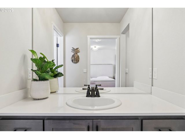 922 Nw 175TH Way, Ridgefield, WA 98642