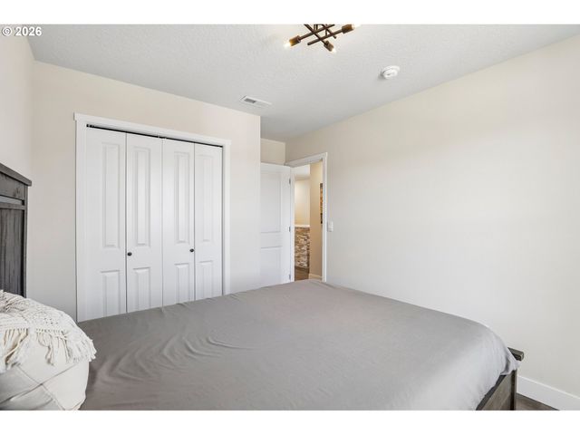 922 Nw 175TH Way, Ridgefield, WA 98642