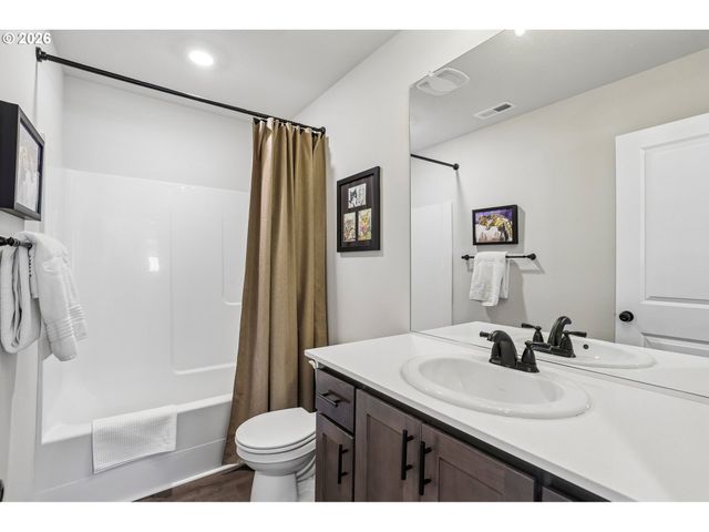 922 Nw 175TH Way, Ridgefield, WA 98642