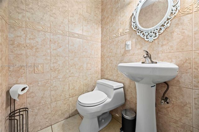 230 NE 5th Ave, Dania Beach, FL 33004