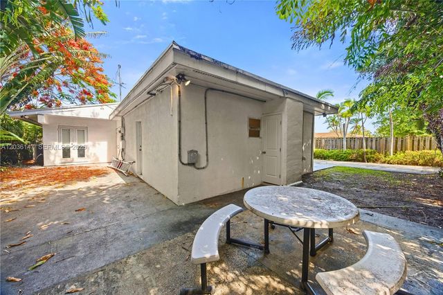 230 NE 5th Ave, Dania Beach, FL 33004