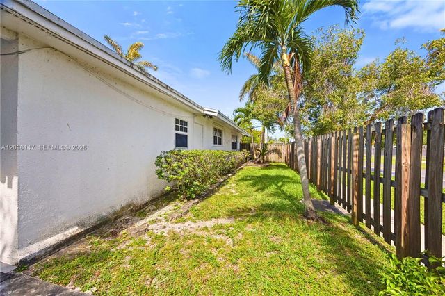 230 NE 5th Ave, Dania Beach, FL 33004