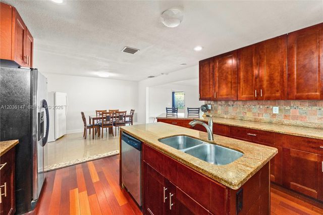 230 NE 5th Ave, Dania Beach, FL 33004