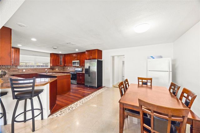230 NE 5th Ave, Dania Beach, FL 33004
