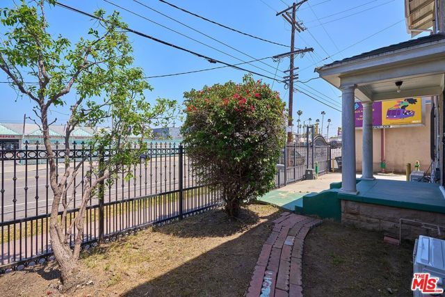 2194 Venice Boulevard, Los Angeles, CA 90006