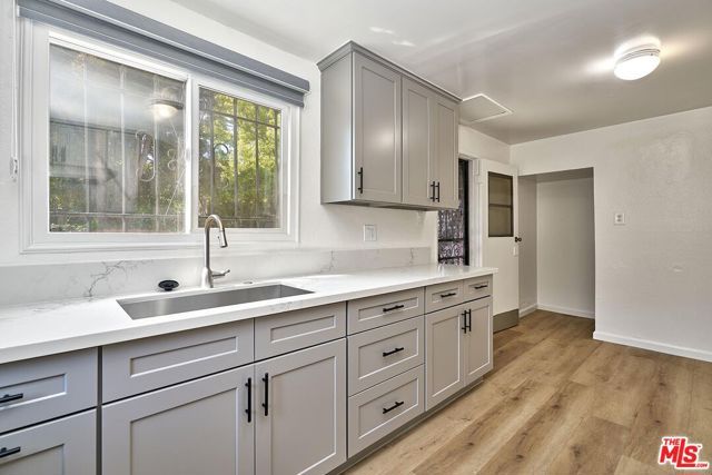 2194 Venice Boulevard, Los Angeles, CA 90006