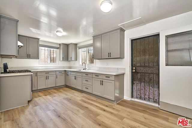 2194 Venice Boulevard, Los Angeles, CA 90006