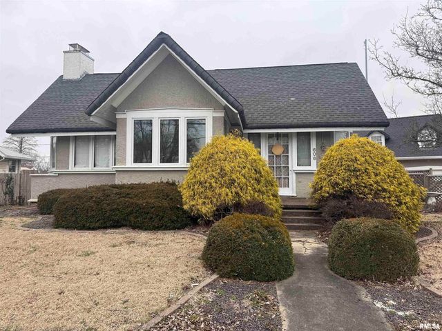 606 W MAIN Street, Carmi, IL 62821