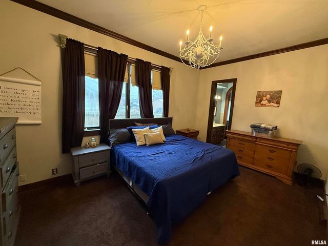 606 W MAIN Street, Carmi, IL 62821