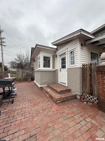 606 W MAIN Street, Carmi, IL 62821