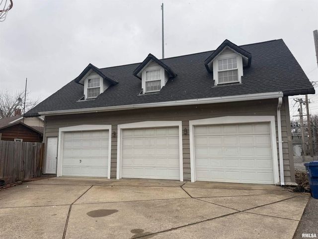 606 W MAIN Street, Carmi, IL 62821