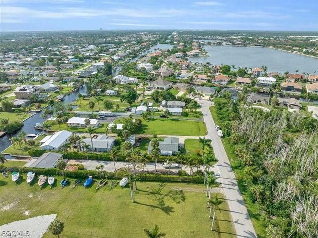 18146 Pioneer RD, Fort Myers, FL 33908