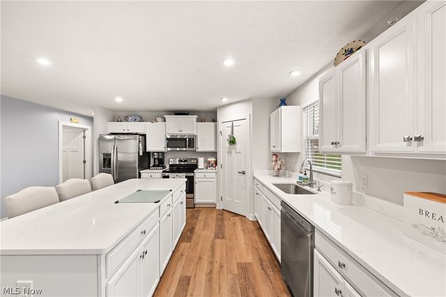 307 Pebble Creek Court, Amherst, OH 44001