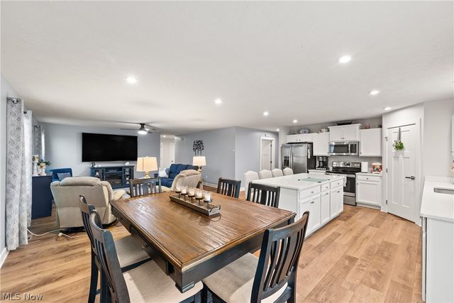 307 Pebble Creek Court, Amherst, OH 44001