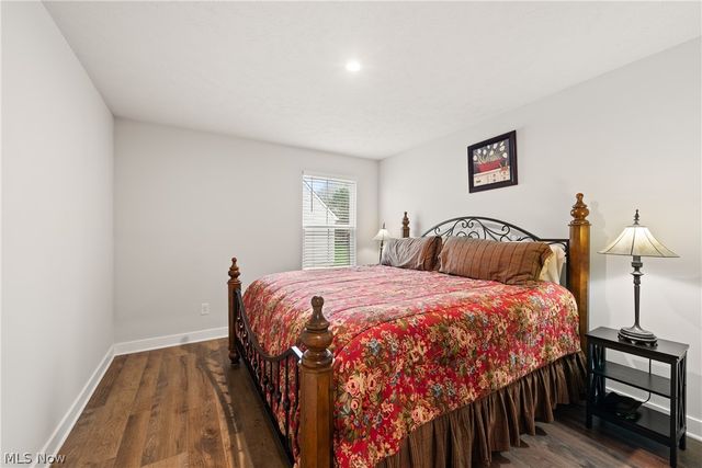 307 Pebble Creek Court, Amherst, OH 44001