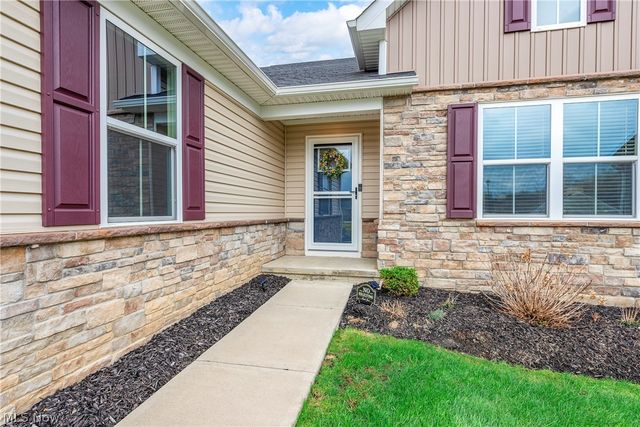 307 Pebble Creek Court, Amherst, OH 44001