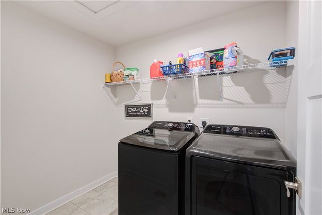 307 Pebble Creek Court, Amherst, OH 44001