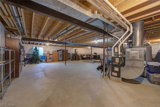 307 Pebble Creek Court, Amherst, OH 44001