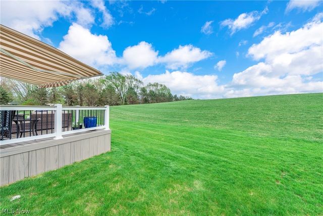 307 Pebble Creek Court, Amherst, OH 44001