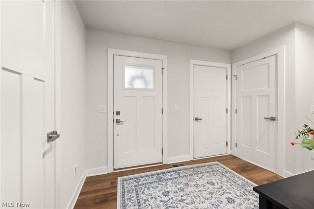 307 Pebble Creek Court, Amherst, OH 44001