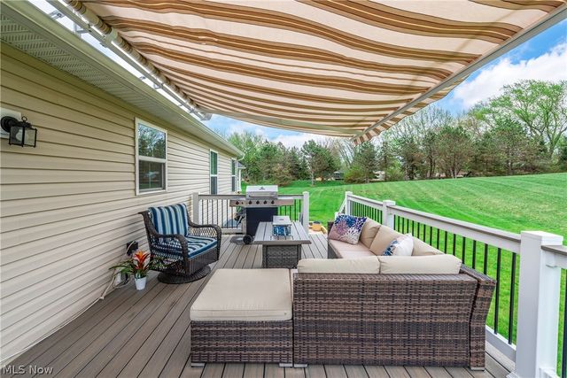 307 Pebble Creek Court, Amherst, OH 44001