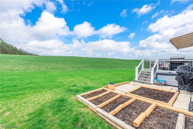 307 Pebble Creek Court, Amherst, OH 44001