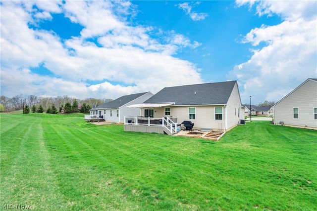 307 Pebble Creek Court, Amherst, OH 44001