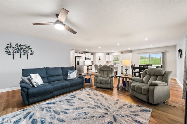 307 Pebble Creek Court, Amherst, OH 44001