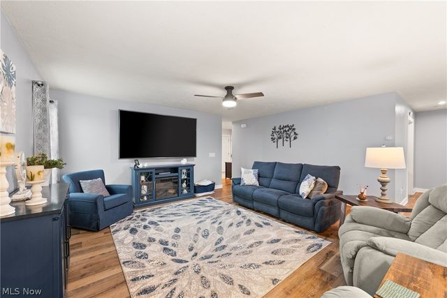 307 Pebble Creek Court, Amherst, OH 44001