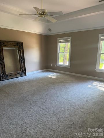 232 40th Avenue Drive NW, Hickory, NC 28601