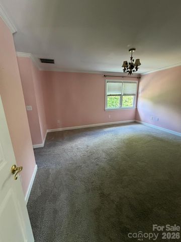 232 40th Avenue Drive NW, Hickory, NC 28601